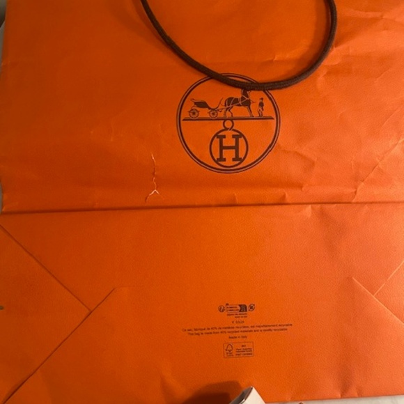 Burberry Paper Shopping Bag Large - Picture 7 of 9